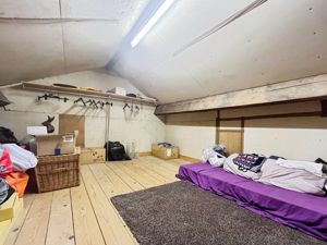 Loft room- click for photo gallery